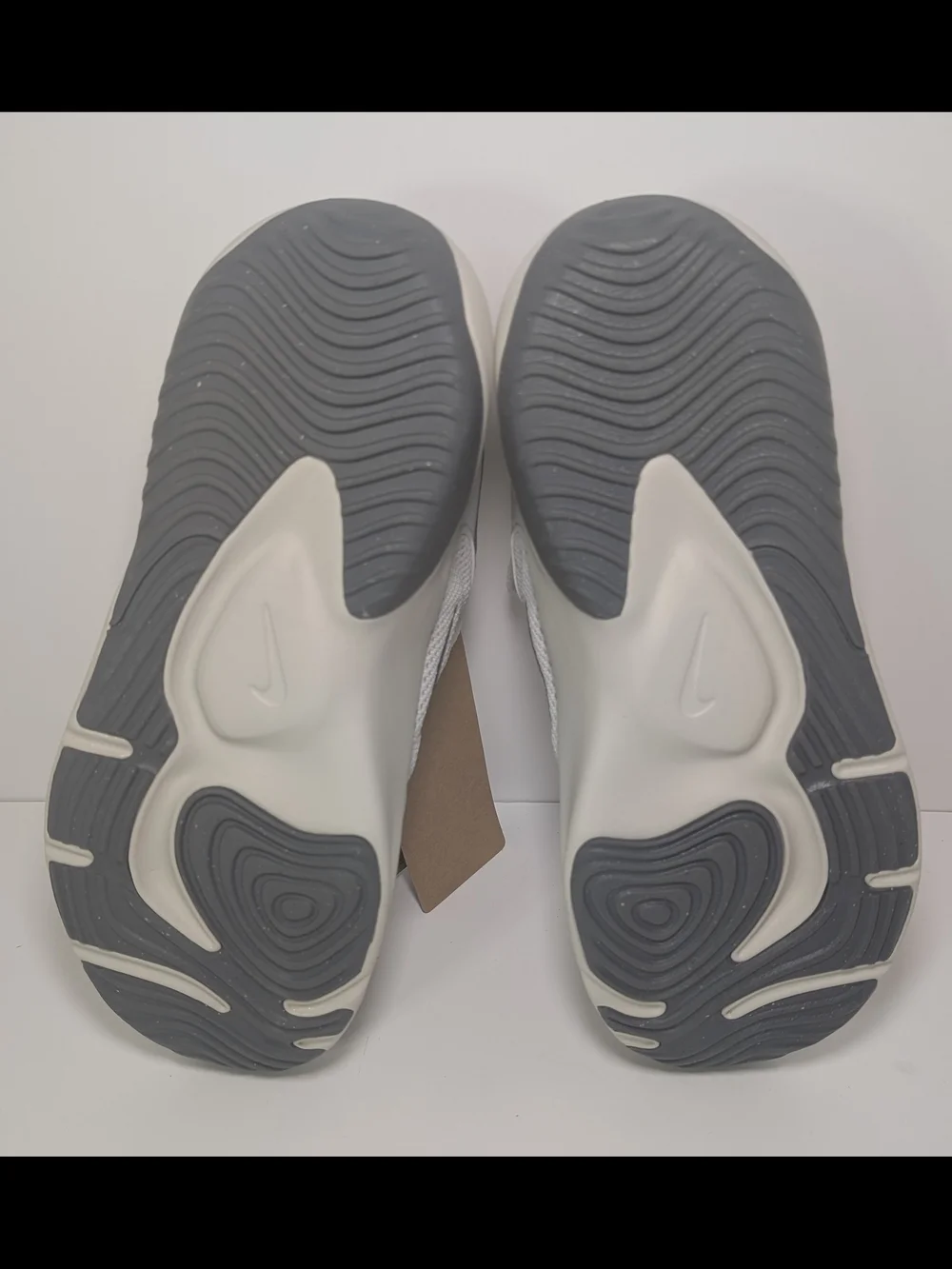 Nike Legend Essential 3 Next Nature Photon Dust Sneakers DM1120-005 Mens Size 8 - Picture 8 of 8